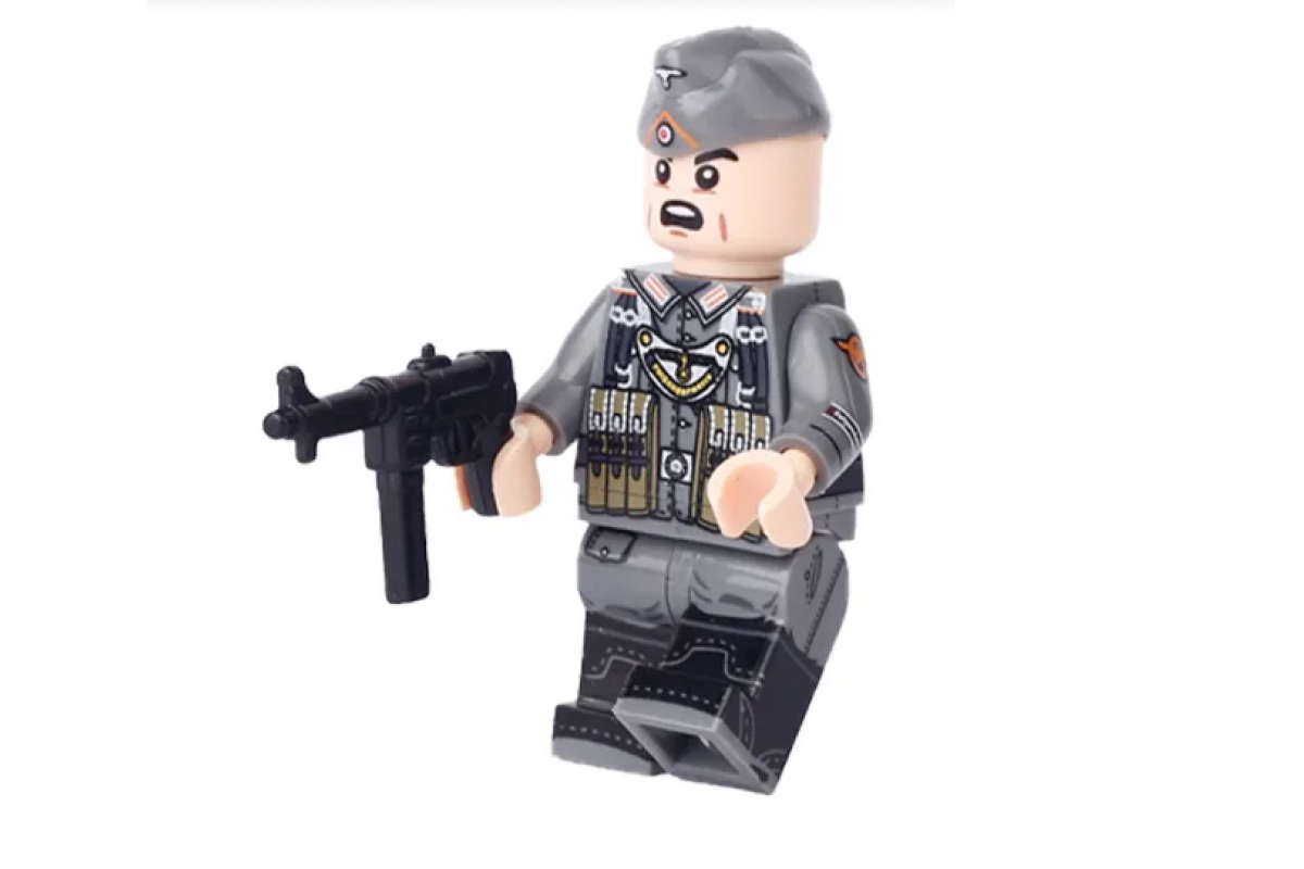 Feldgendarmerie MP40 (Brickpanda)