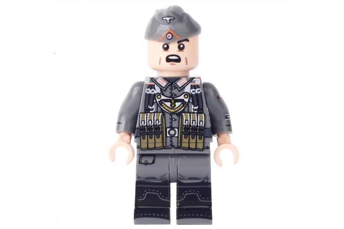 Feldgendarmerie MP40 (Brickpanda)