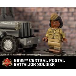 Солдат 6888-го центрального почтового батальона