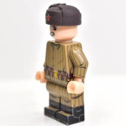 Cap with earflaps brown with a star