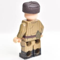 Cap with earflaps brown with a star